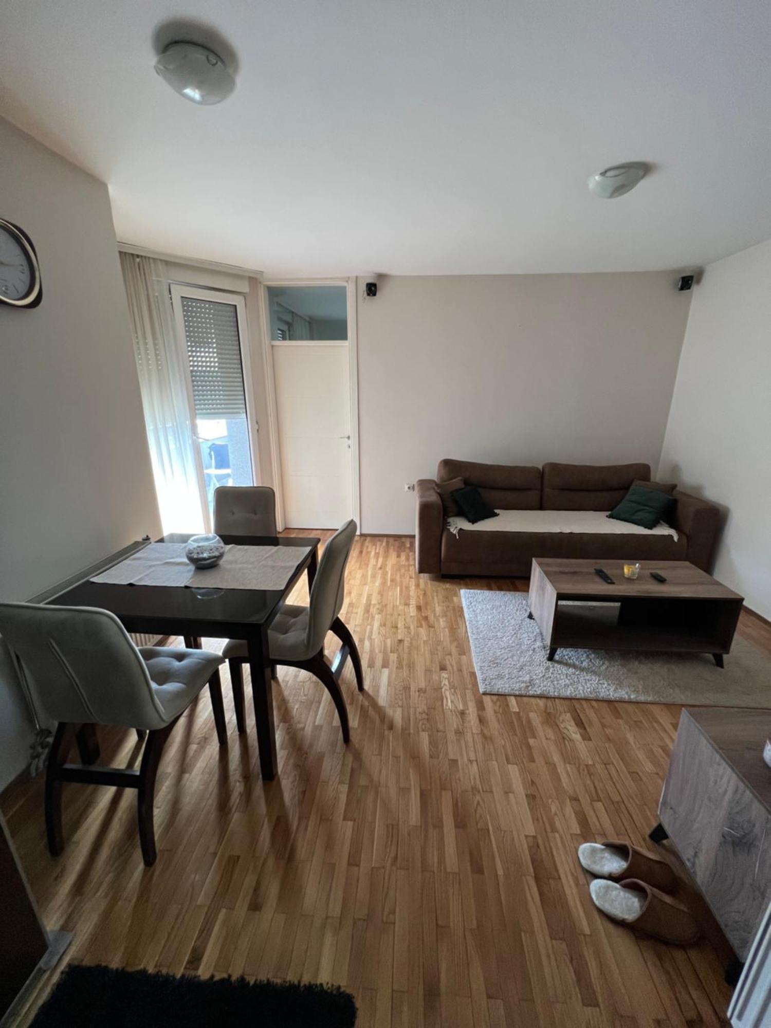 Sad Apartman Nisz Zewnętrze zdjęcie